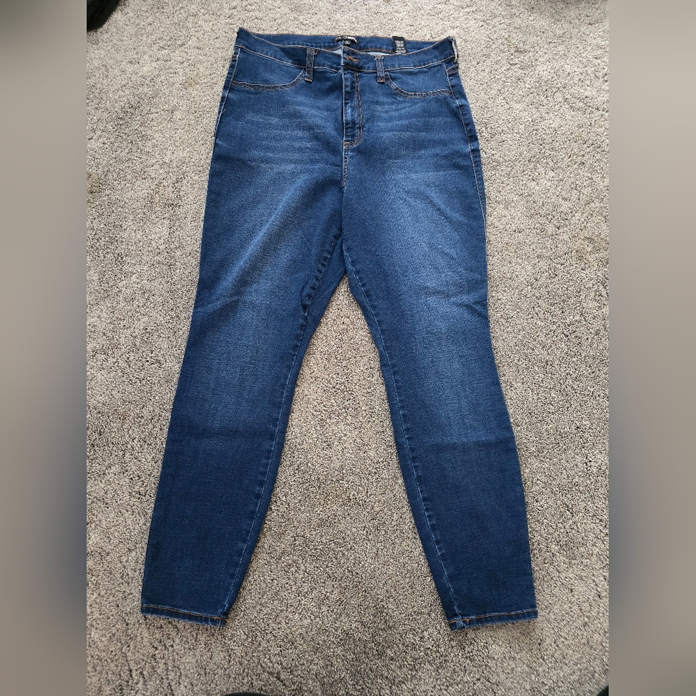 Fashion Nova Jeans - Size 14